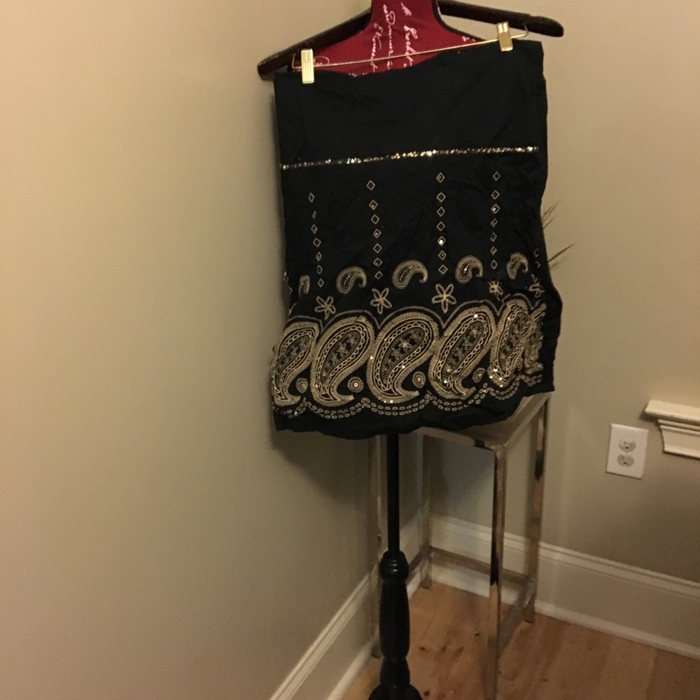 Skirts - Picture 4 of 5